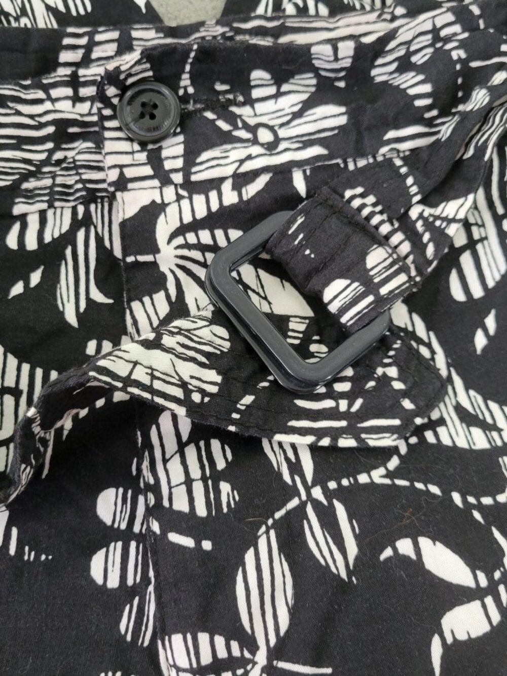 White Stag 20W Capri Pants Black White Floral Belted Cotton Stretch FLO128XE - Picture 4 of 10